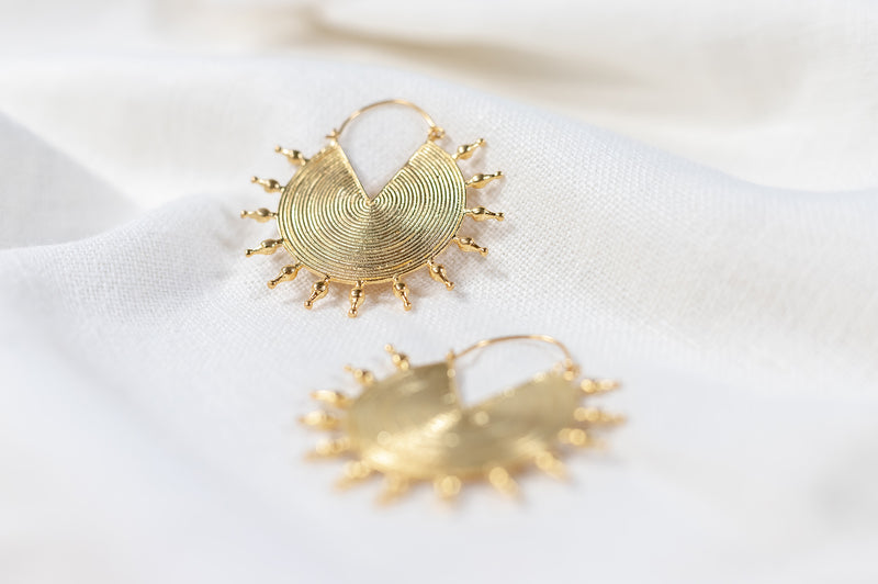 Inti – Pendientes Dorados Disco Solar