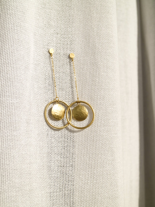 Cronos – Pendientes Largos Aro Chapita Concéntrica