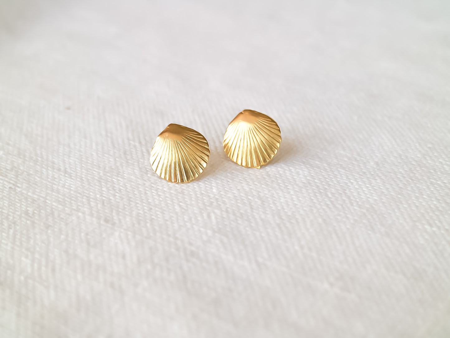 Ariel Pendientes – Pendientes Concha Dorada