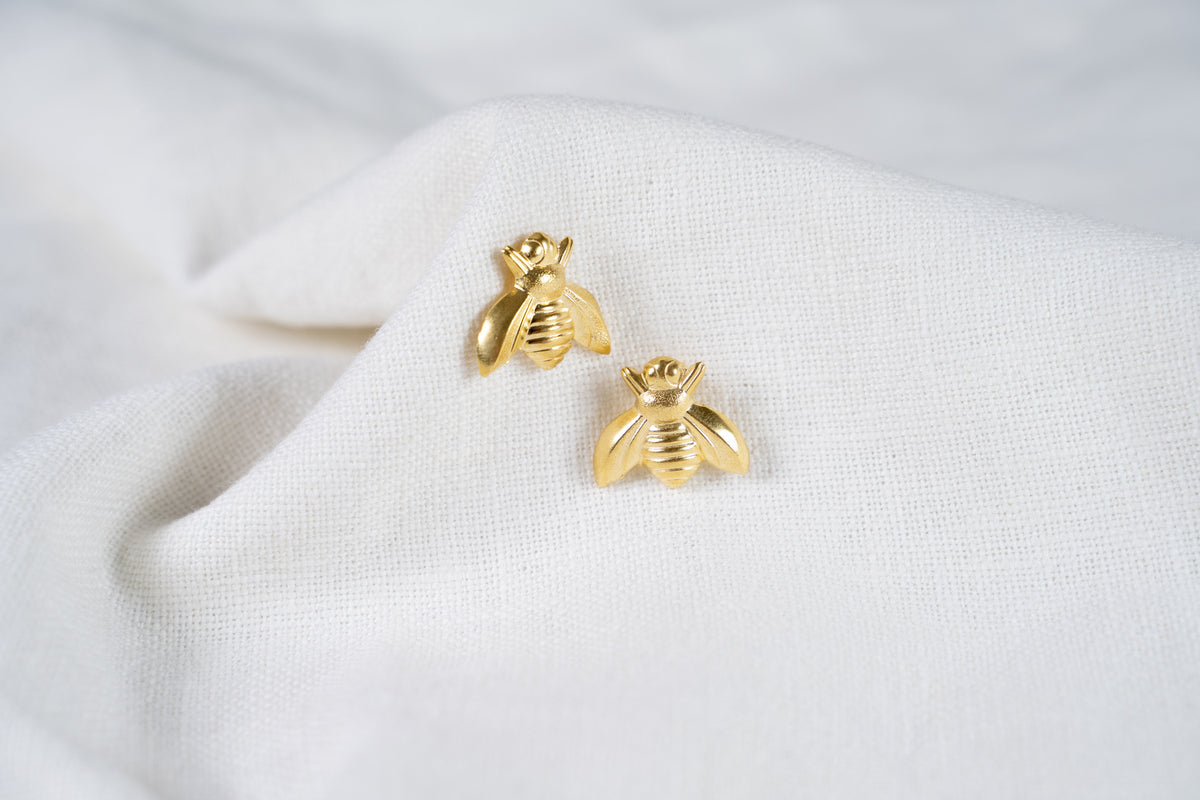 Melissae – Pendientes Dorados de Abeja Pequeños