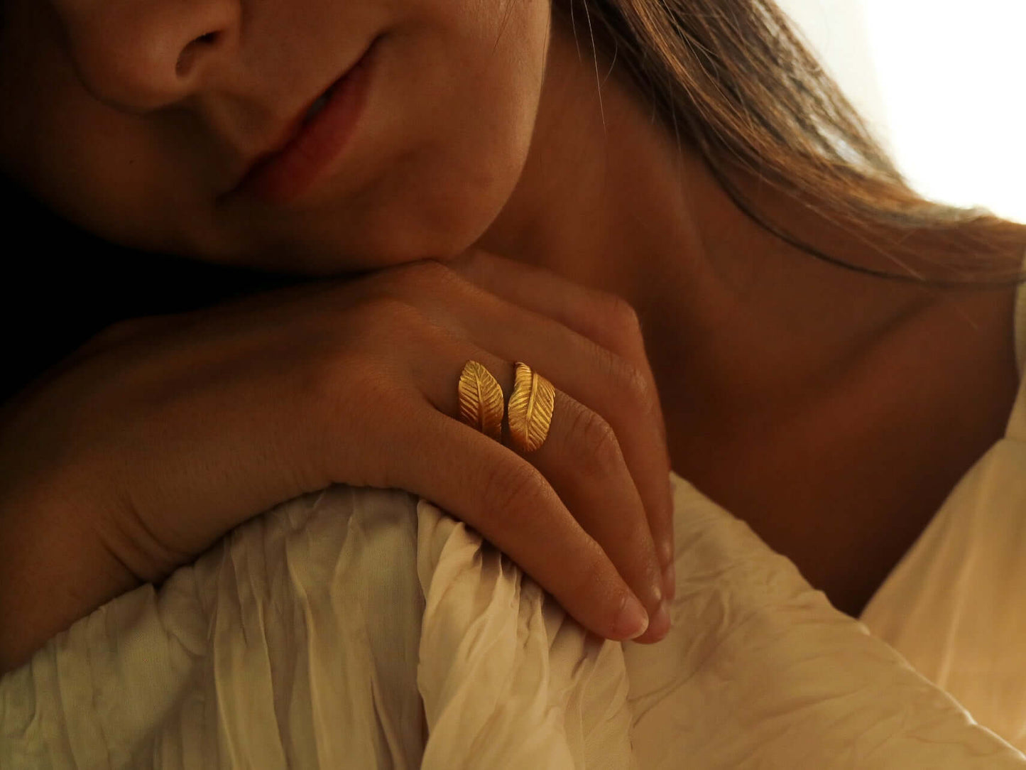 Anillo Ícaro – Anillo Plumas Ajustable Dorado